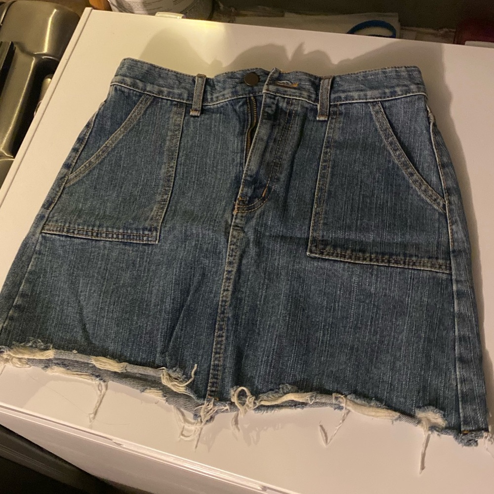 Never worn skirt and perfect for summer!